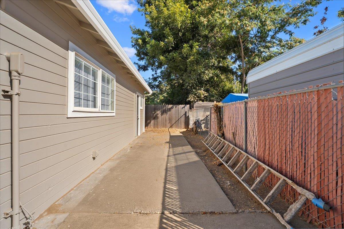 1025 Frederick Street