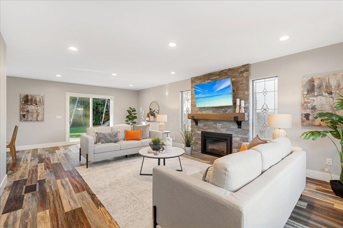 1022 Charleston Circle