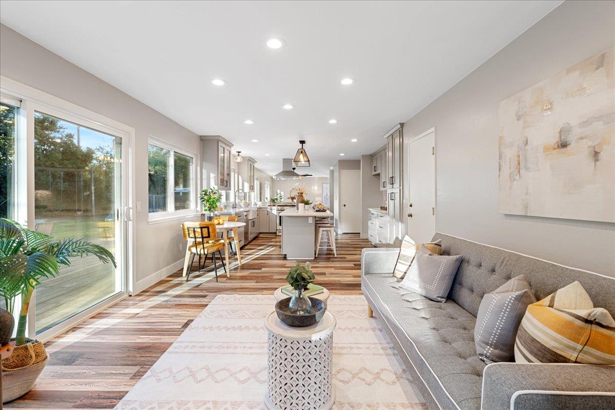 1022 Charleston Circle