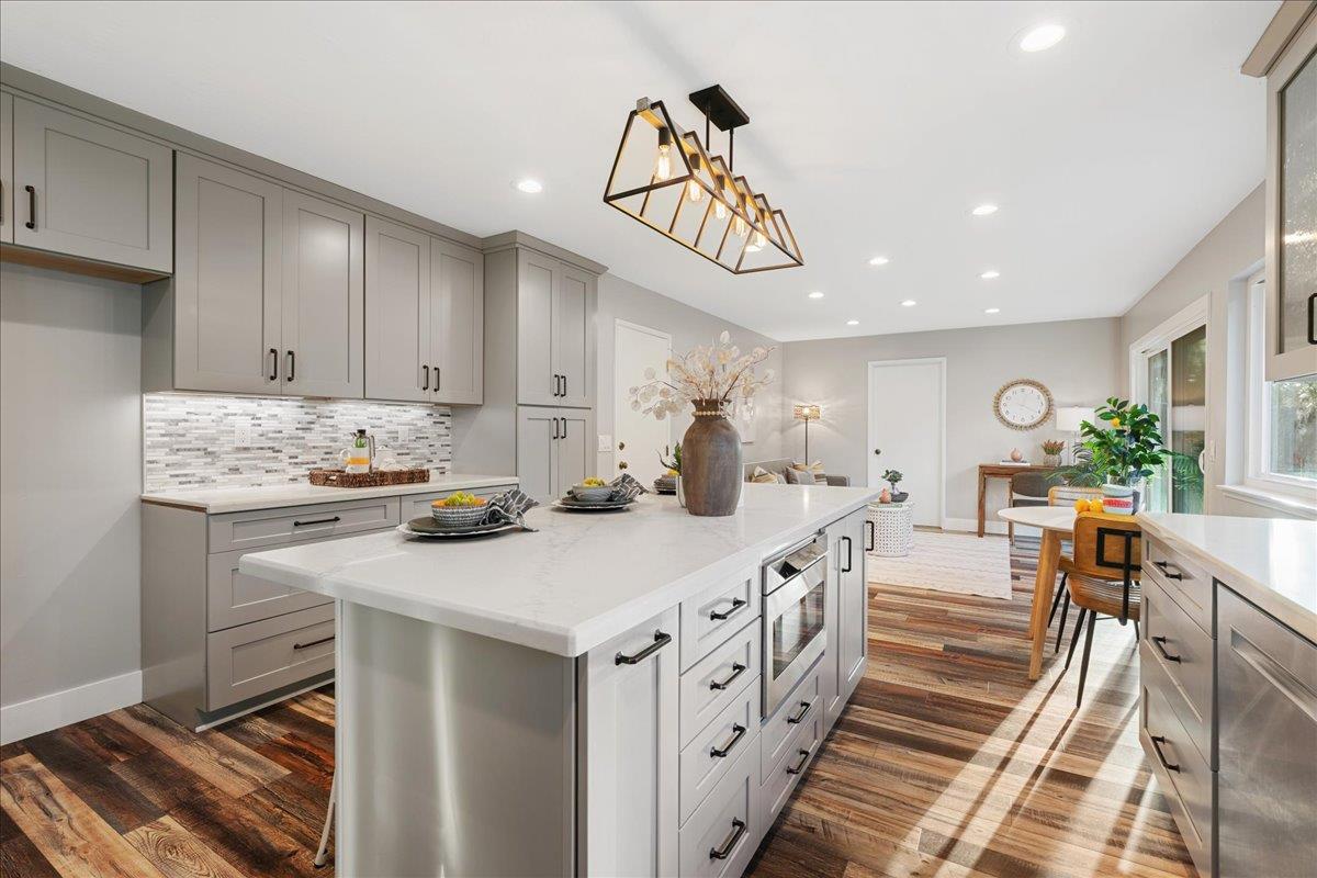 1022 Charleston Circle