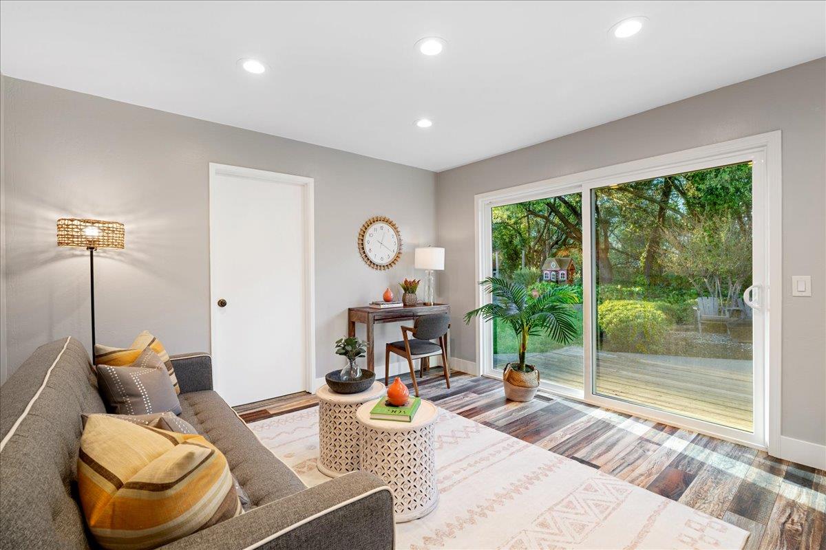 1022 Charleston Circle