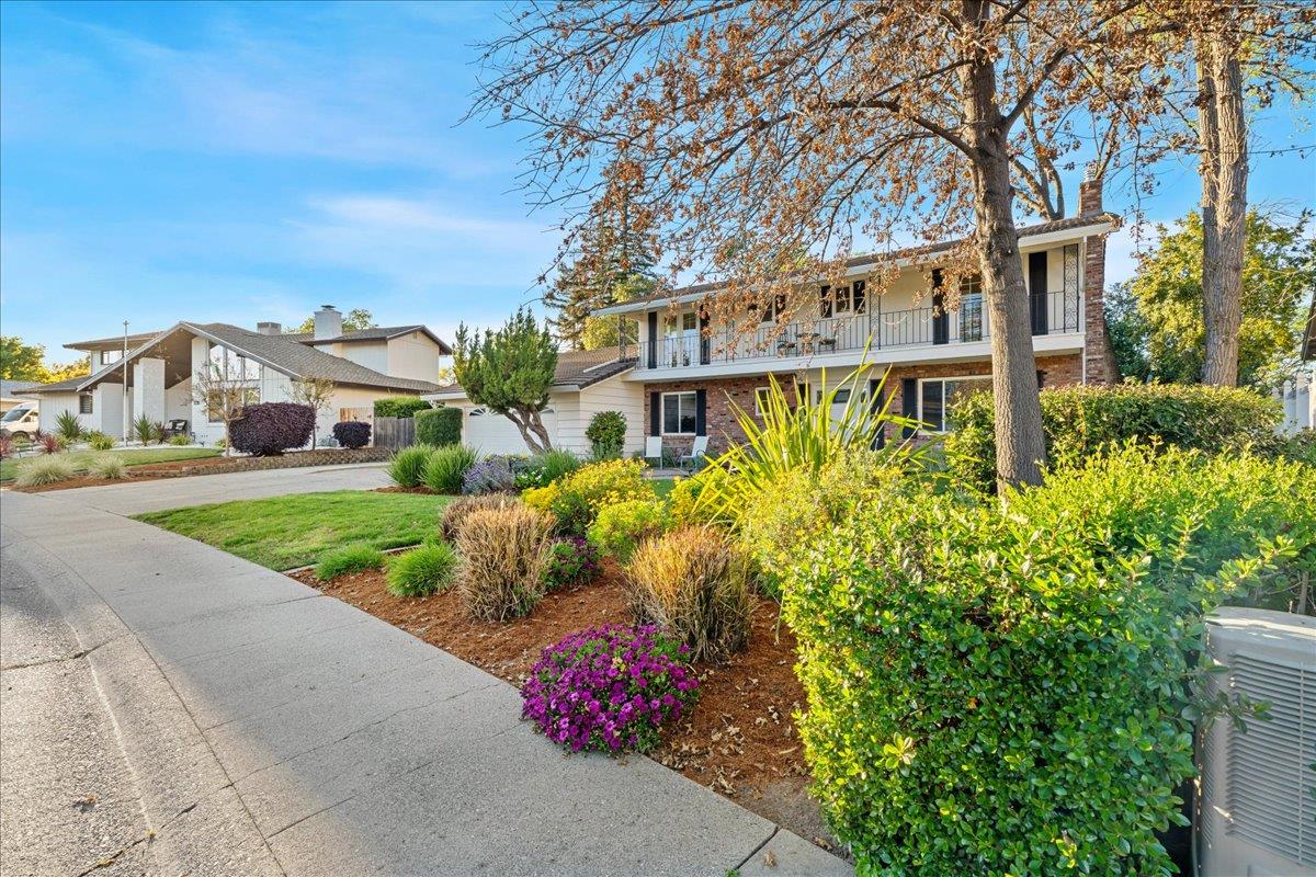 1022 Charleston Circle