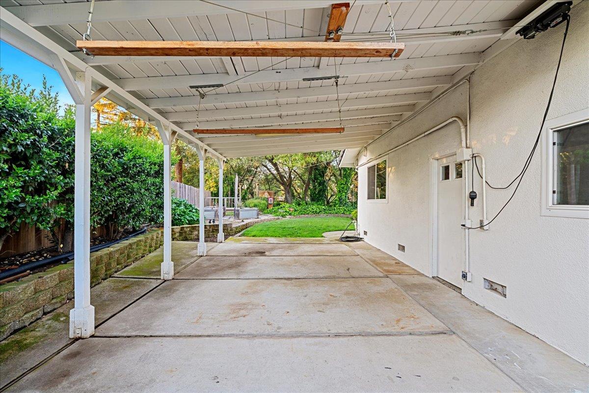 1022 Charleston Circle