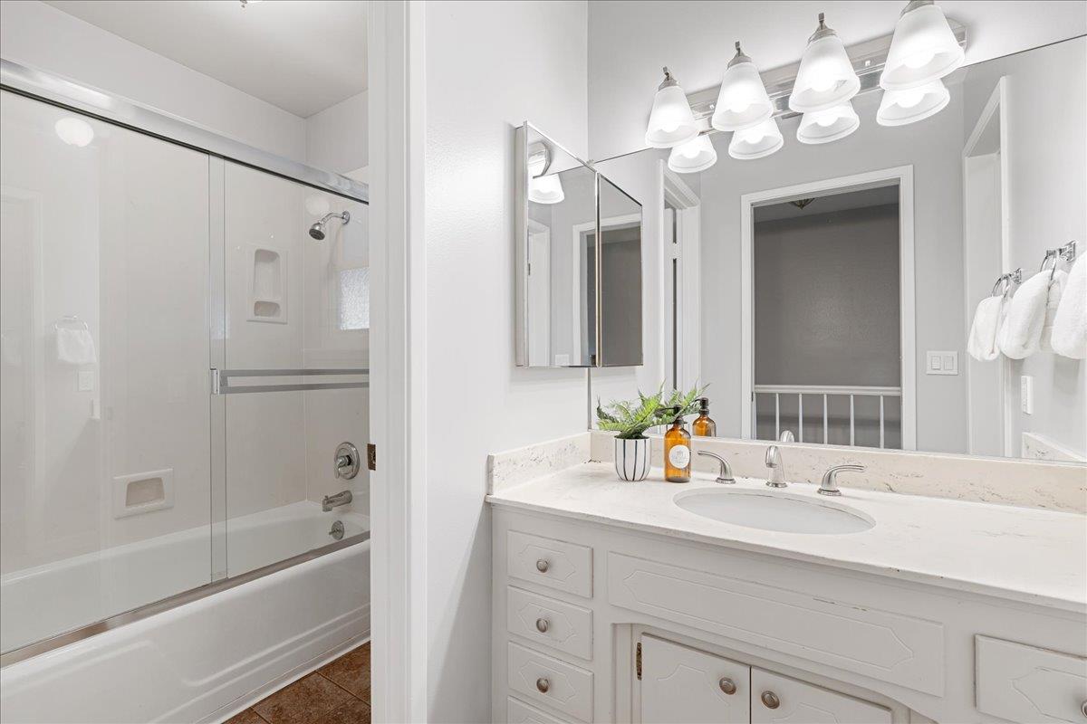 1022 Charleston Circle