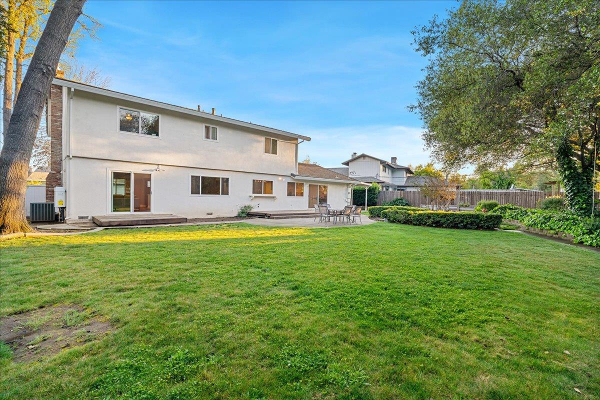 1022 Charleston Circle