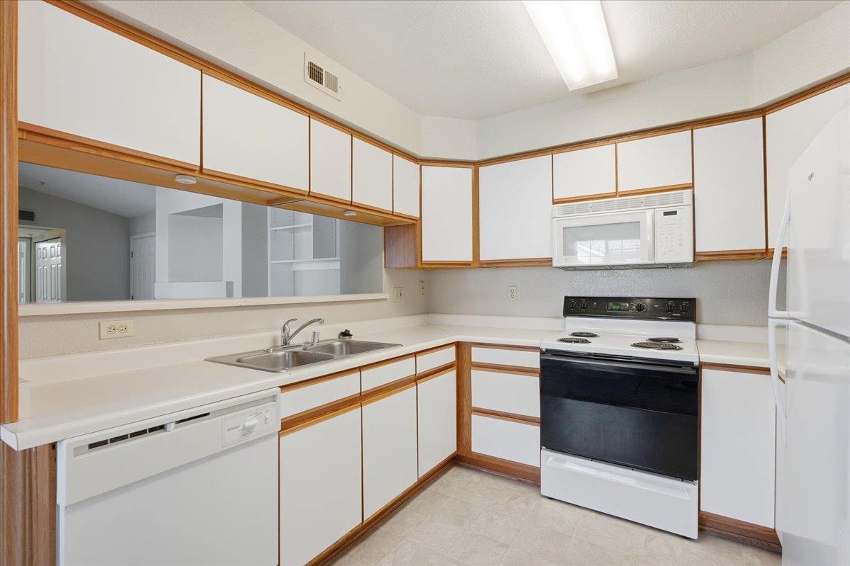 885 Halidon Way 522