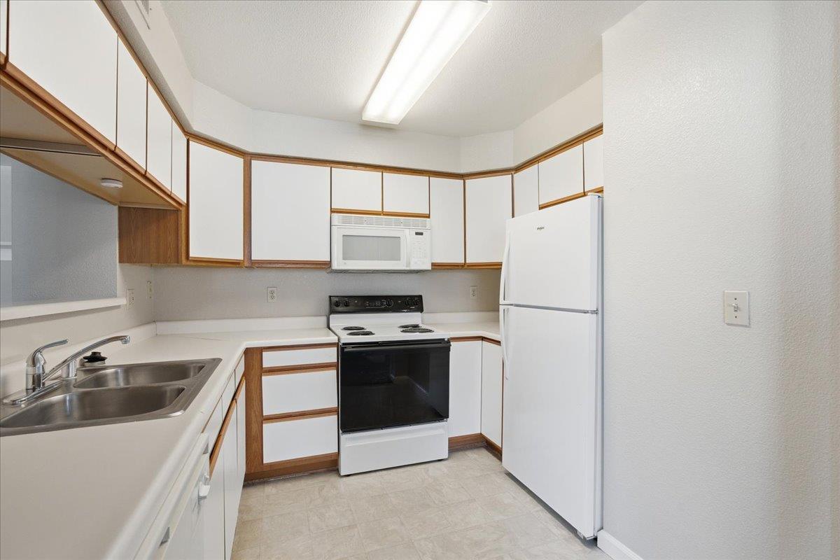 885 Halidon Way 522