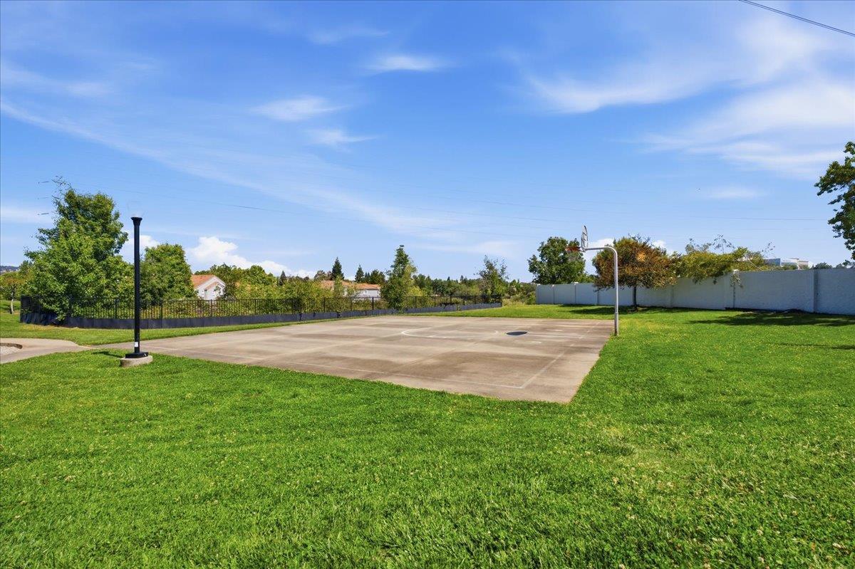 885 Halidon Way 522