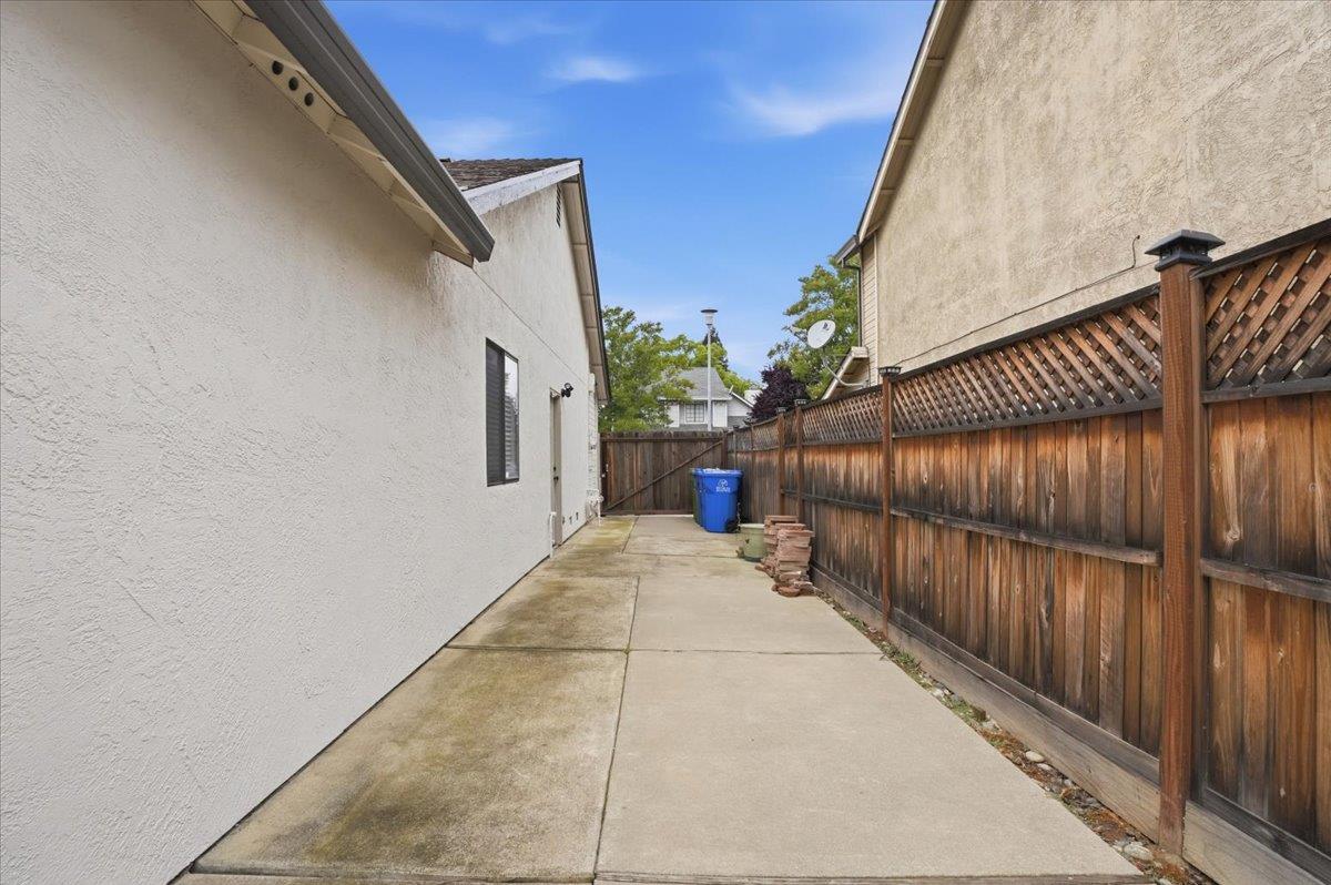 9013 Lanetry Court