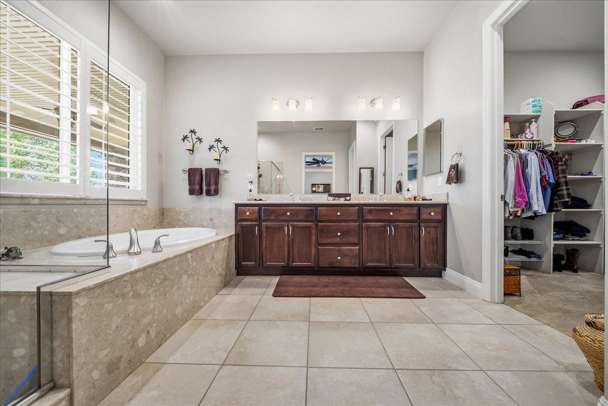 2878 Fantail Lane