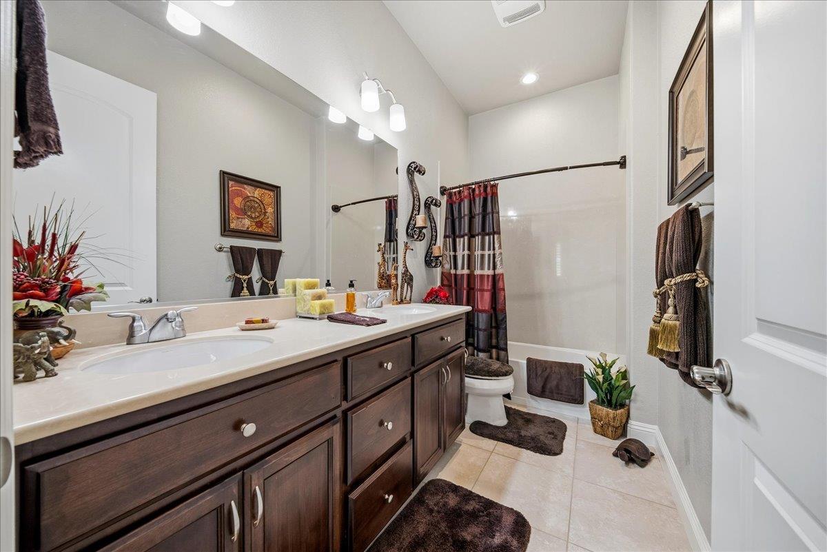 2878 Fantail Lane