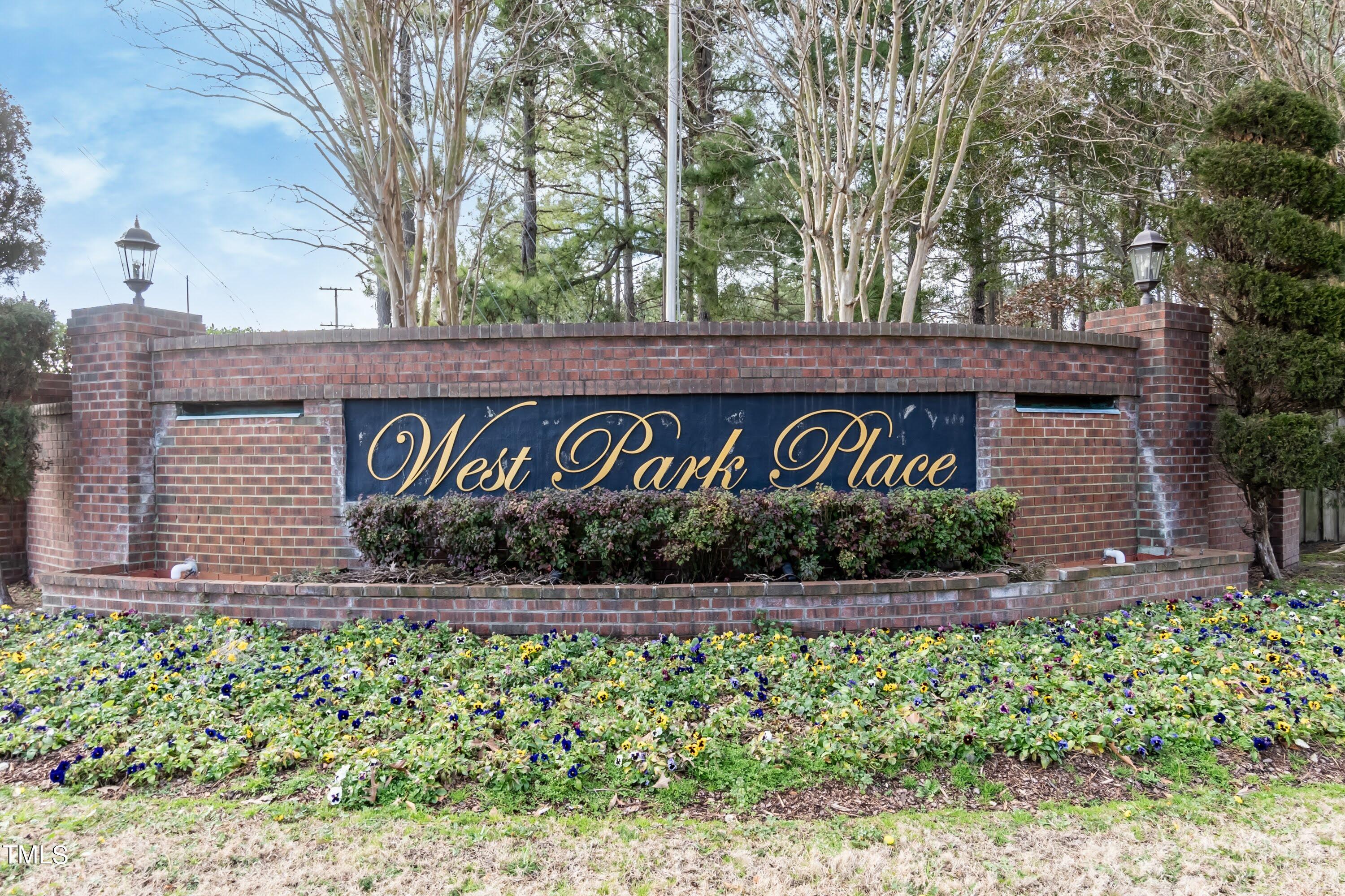 1224 Braybrooke Place