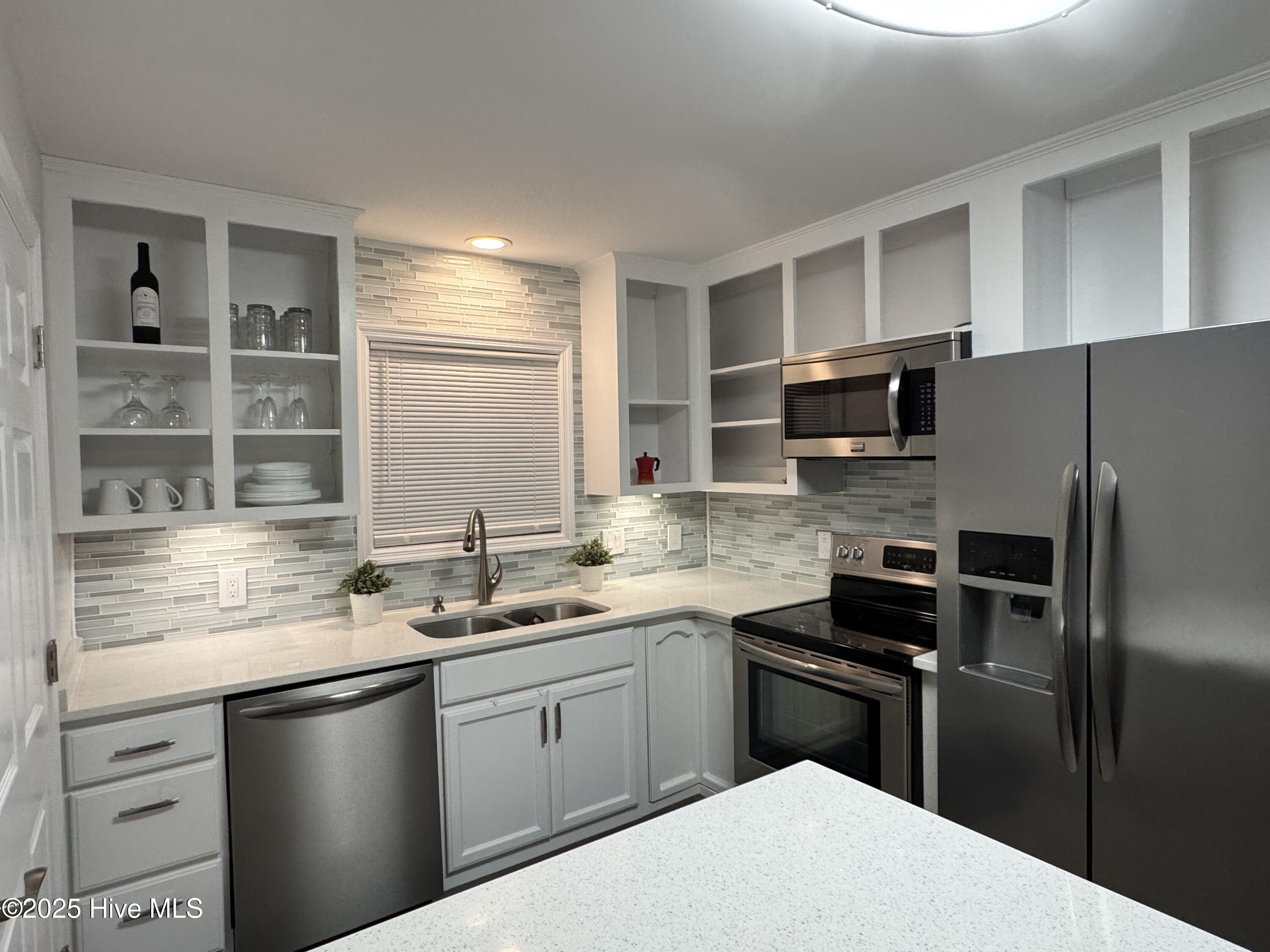 504 Carolina Beach Avenue S Unit: 2l