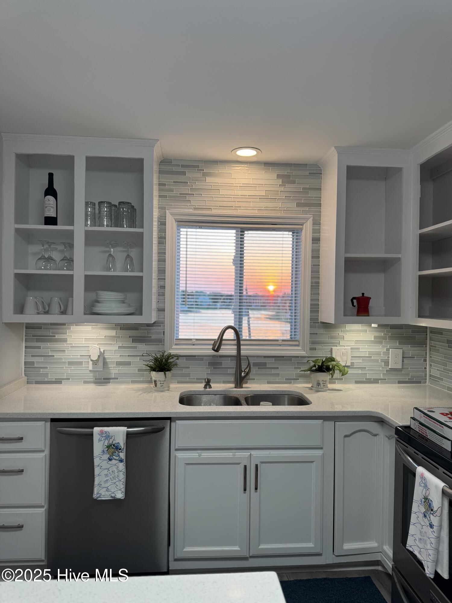 504 Carolina Beach Avenue S Unit: 2l