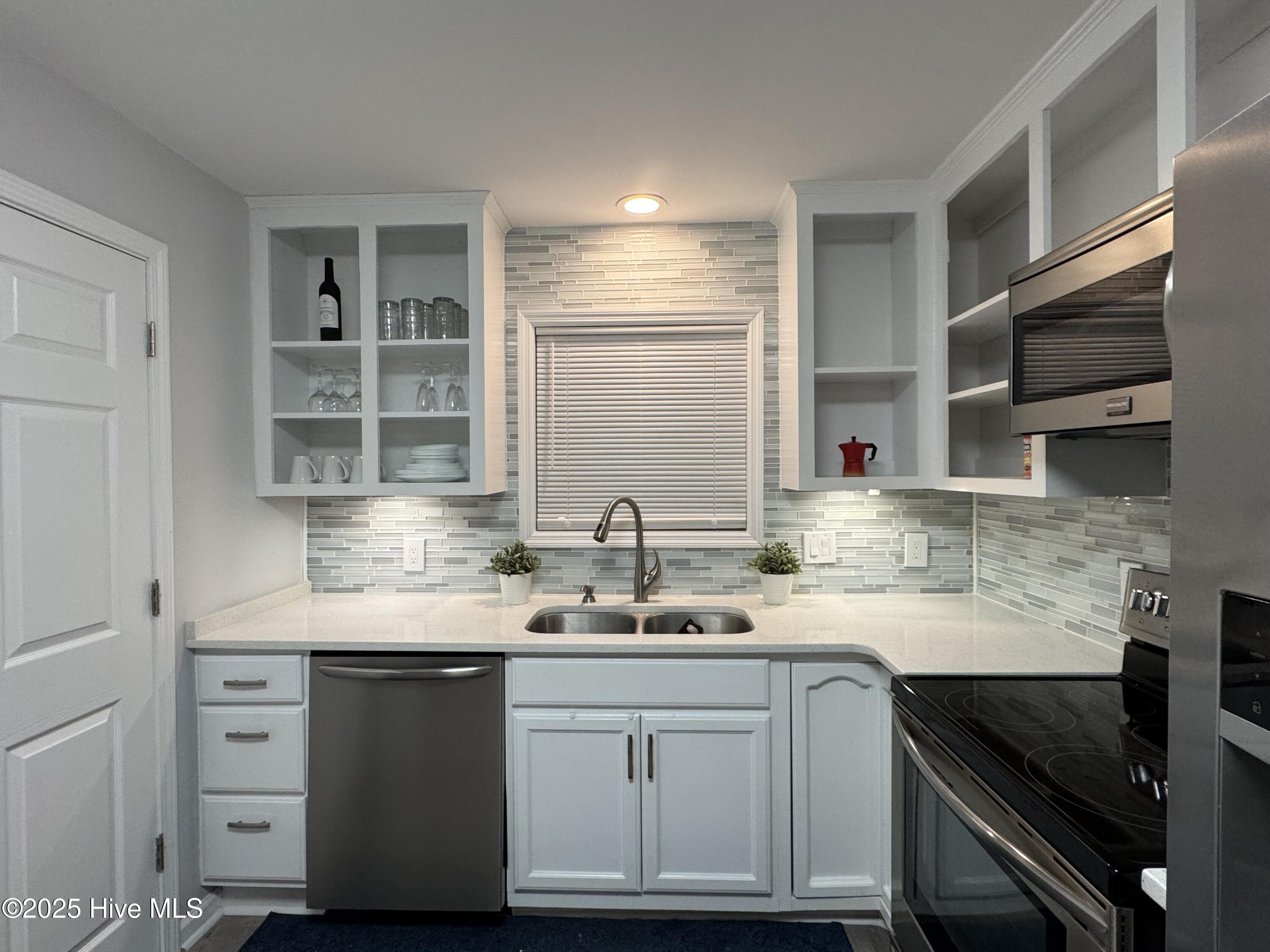 504 Carolina Beach Avenue S Unit: 2l