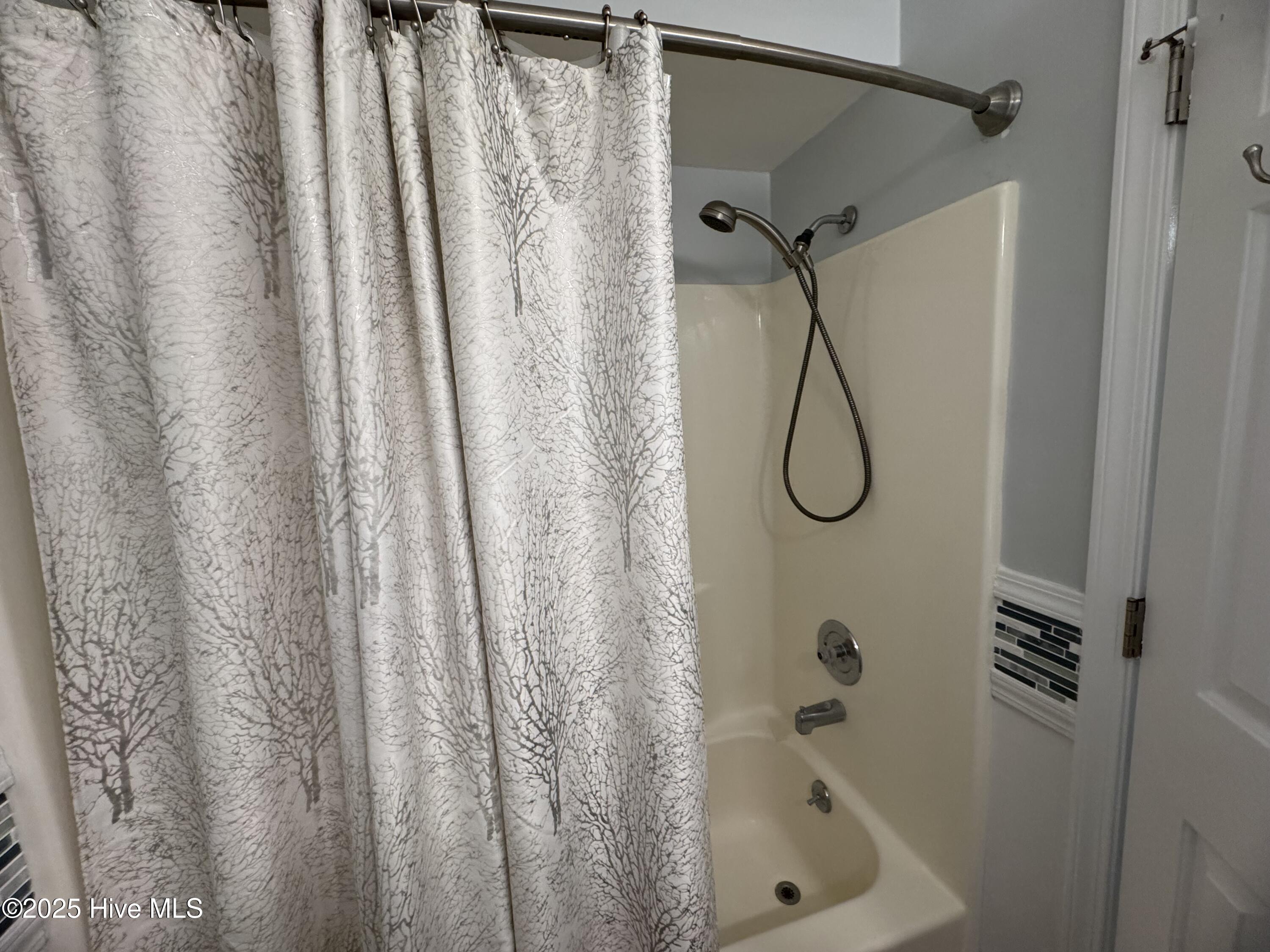 504 Carolina Beach Avenue S Unit: 2l