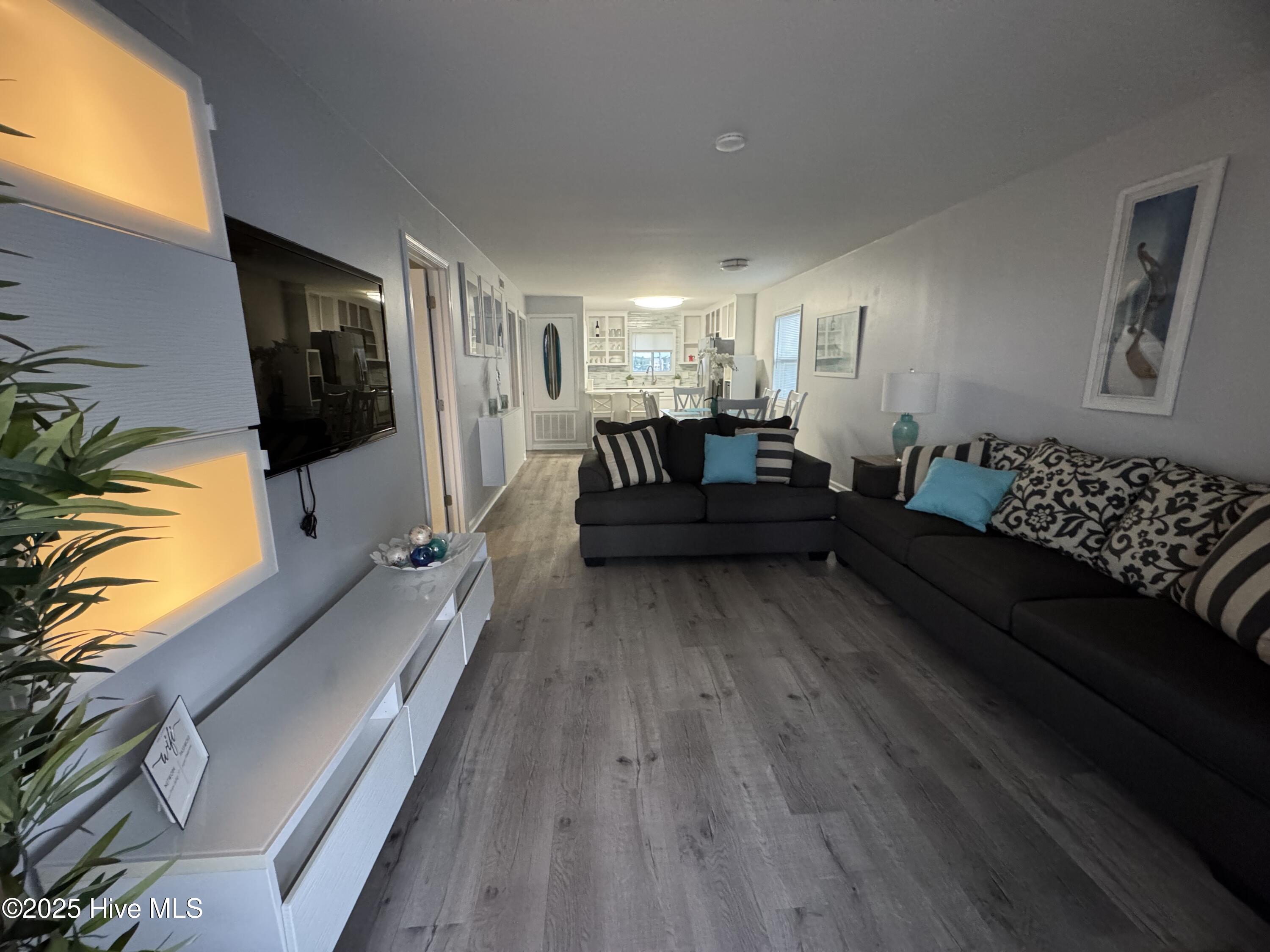 504 Carolina Beach Avenue S Unit: 2l