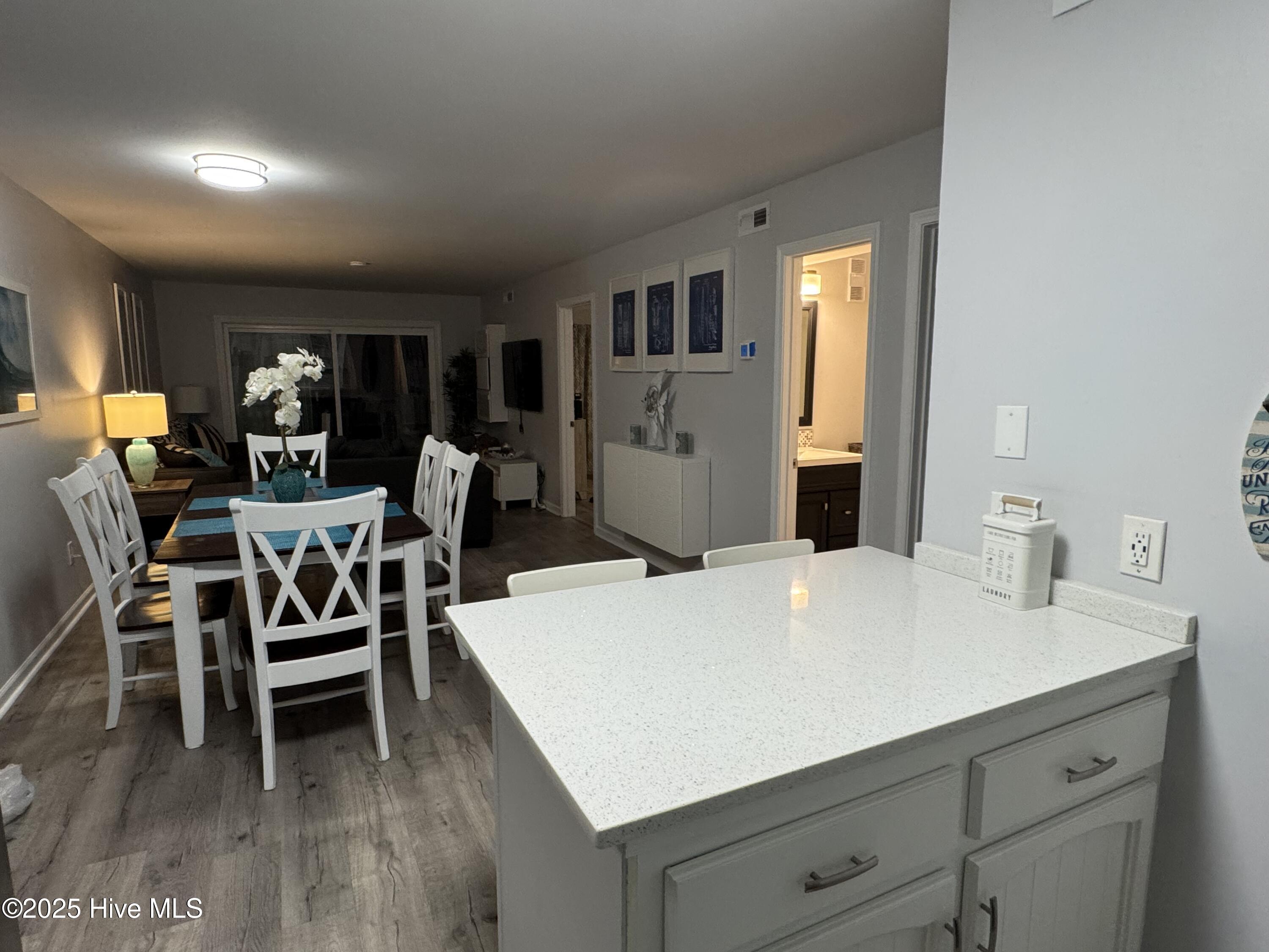 504 Carolina Beach Avenue S Unit: 2l