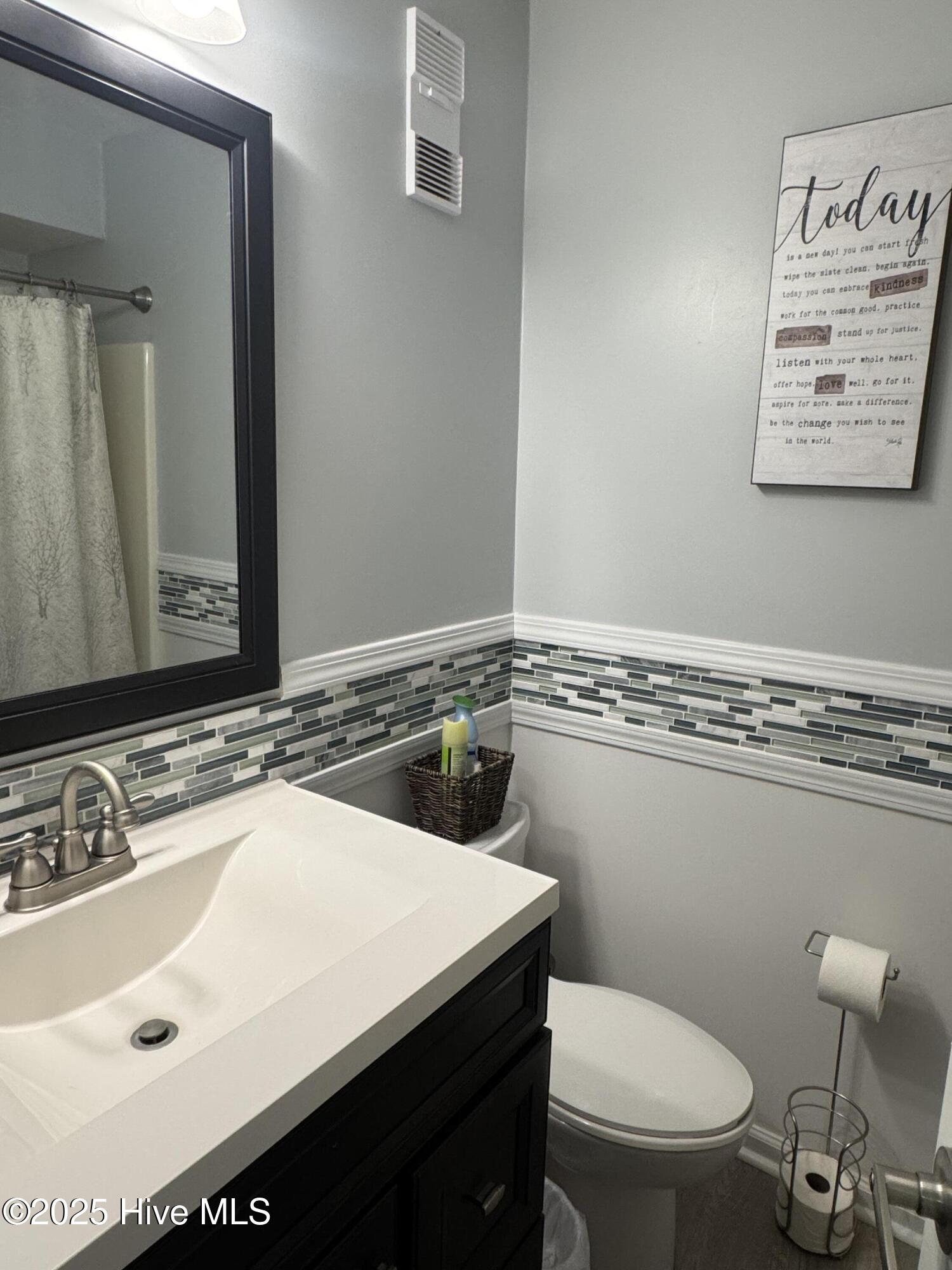 504 Carolina Beach Avenue S Unit: 2l