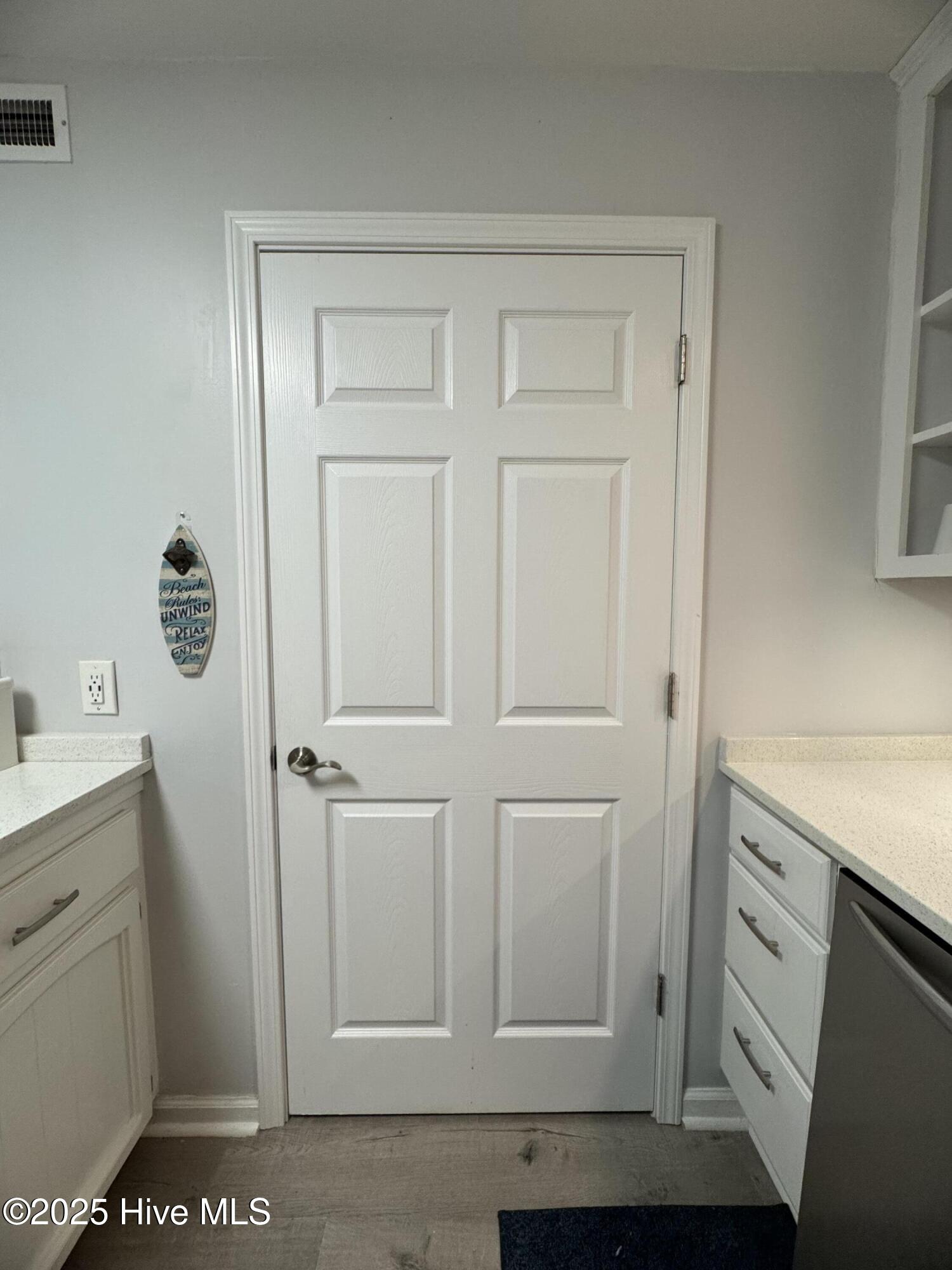 504 Carolina Beach Avenue S Unit: 2l