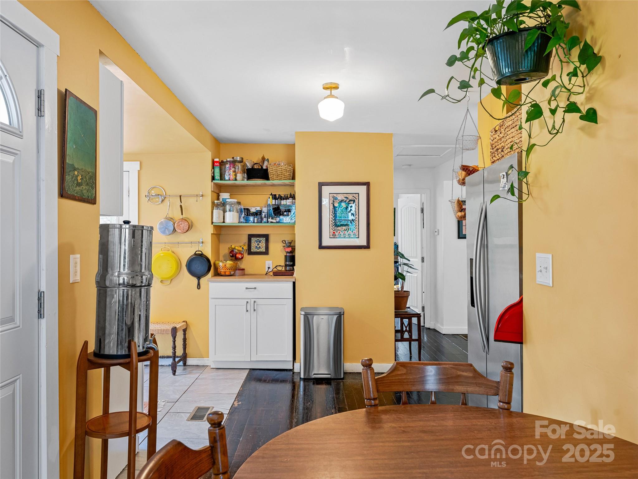 820 Azalea Avenue