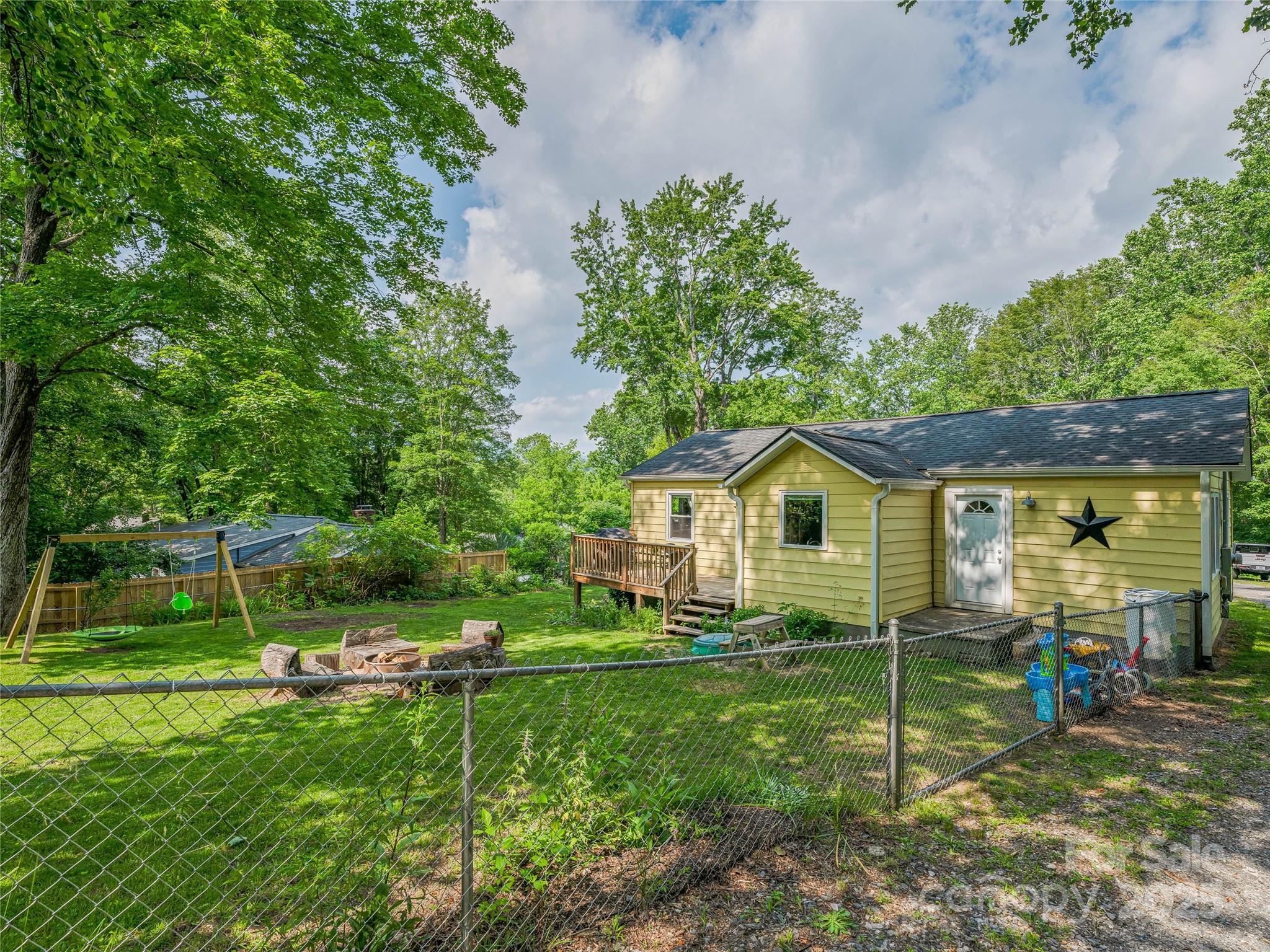 820 Azalea Avenue