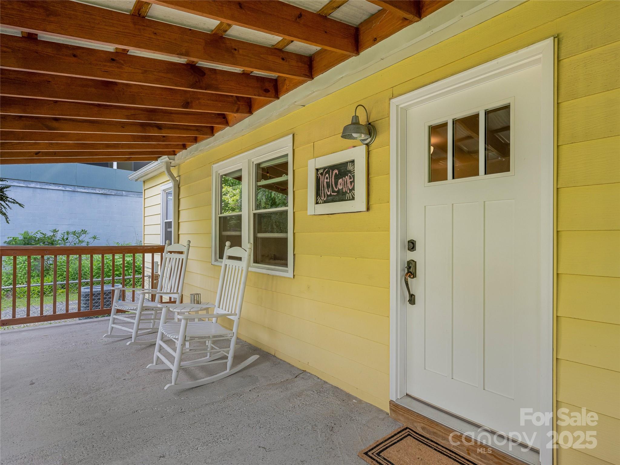 820 Azalea Avenue