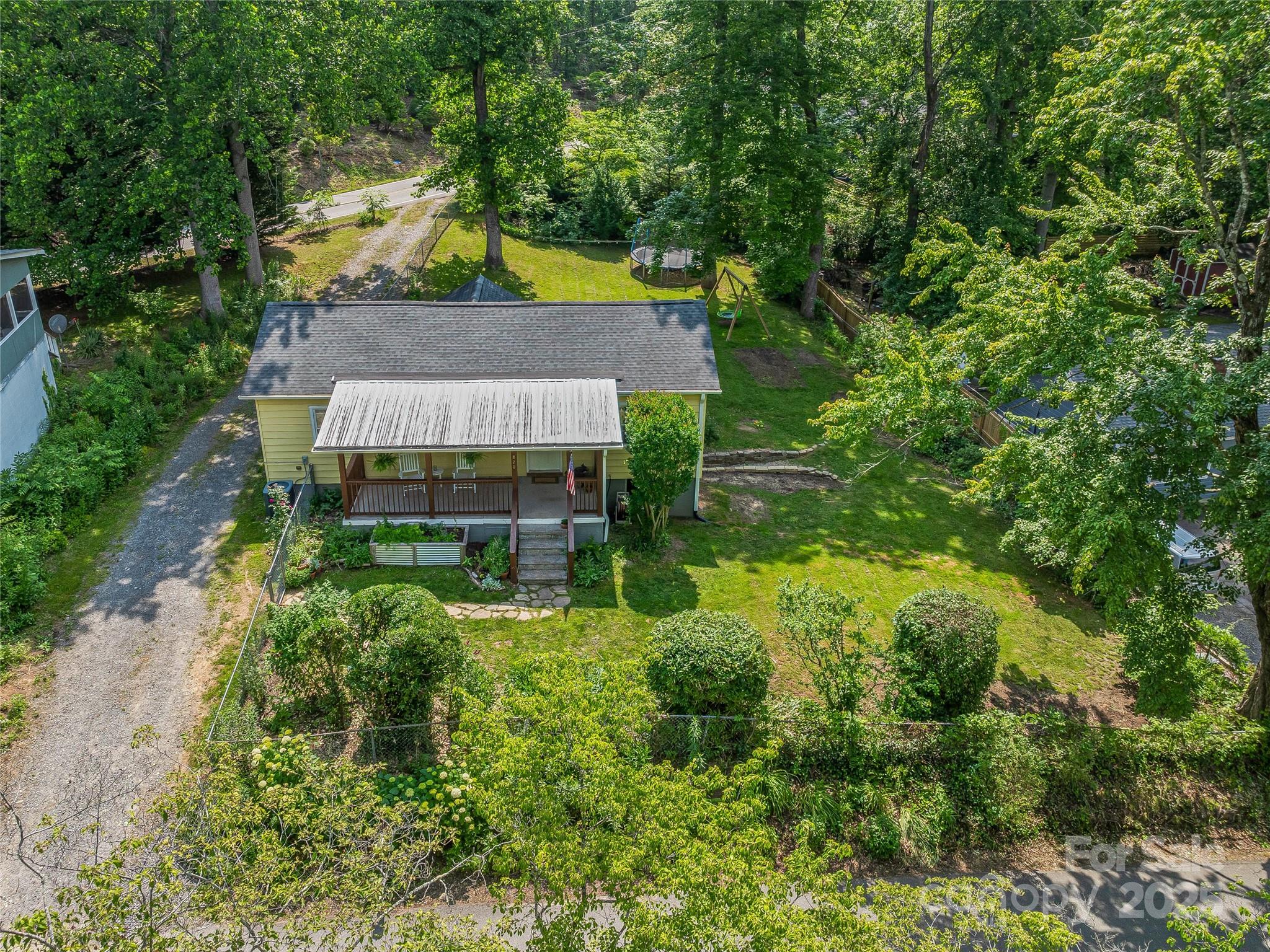 820 Azalea Avenue