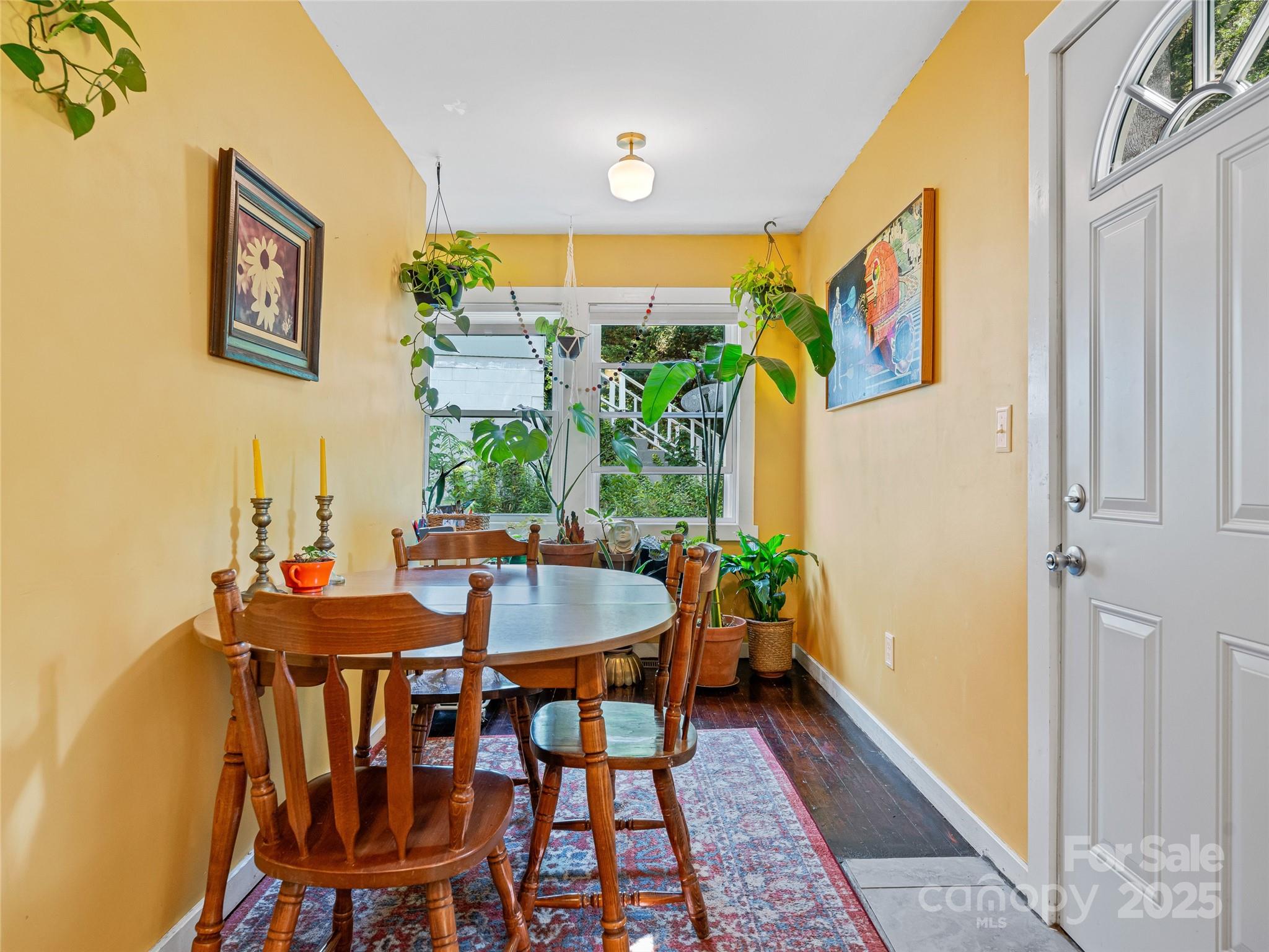 820 Azalea Avenue