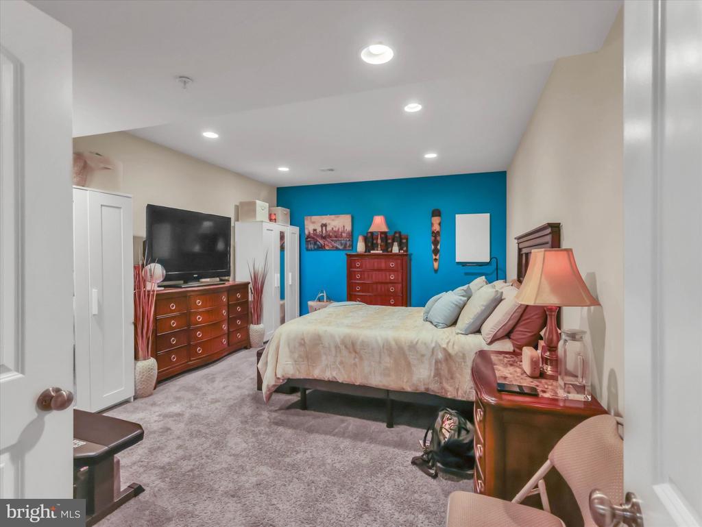 2805 TROTTER PARK LANE