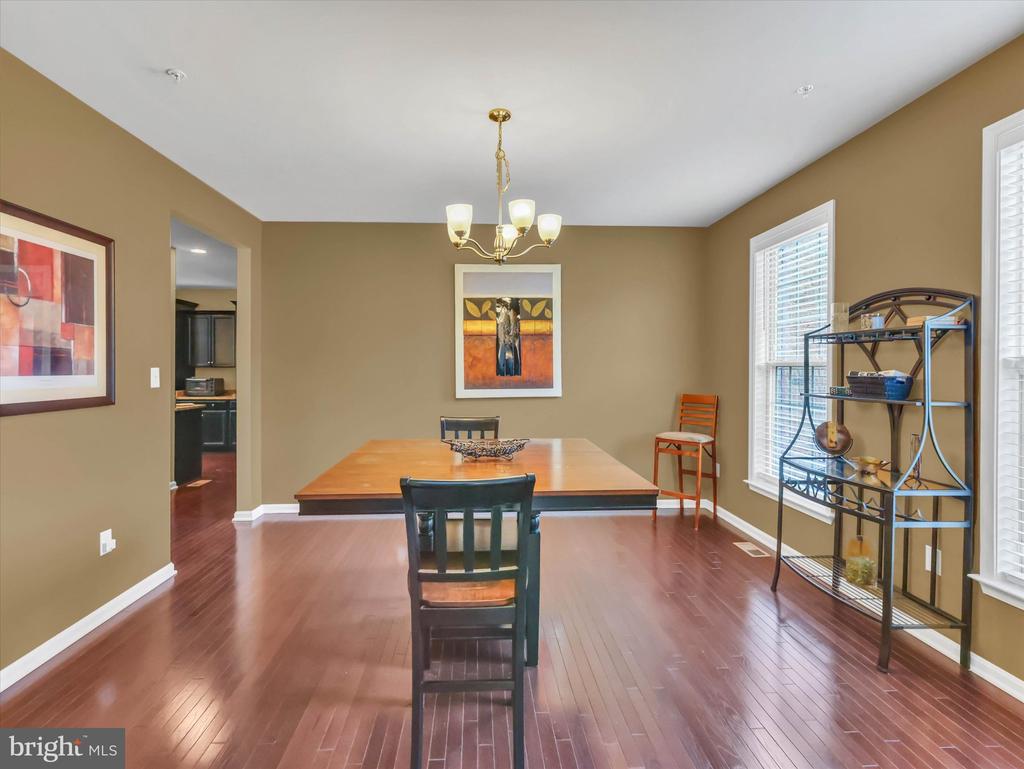 2805 TROTTER PARK LANE