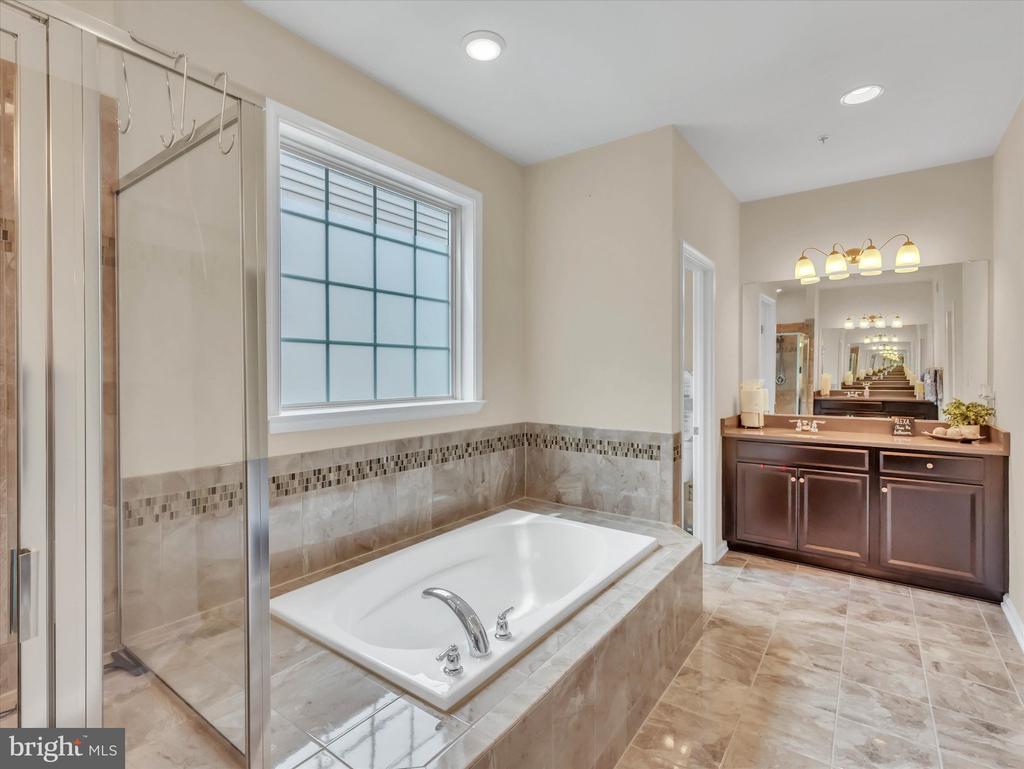2805 TROTTER PARK LANE