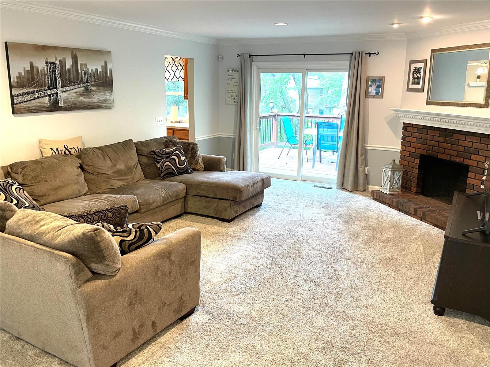 2371 Crestline Drive