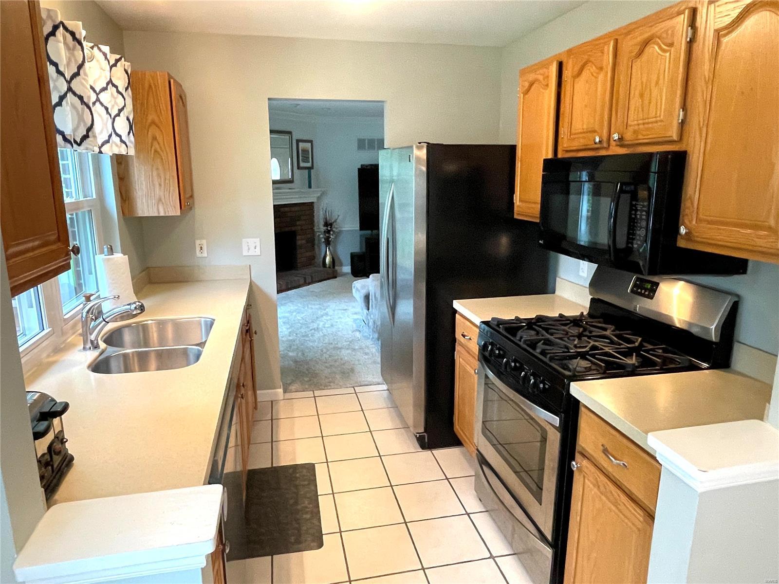 2371 Crestline Drive