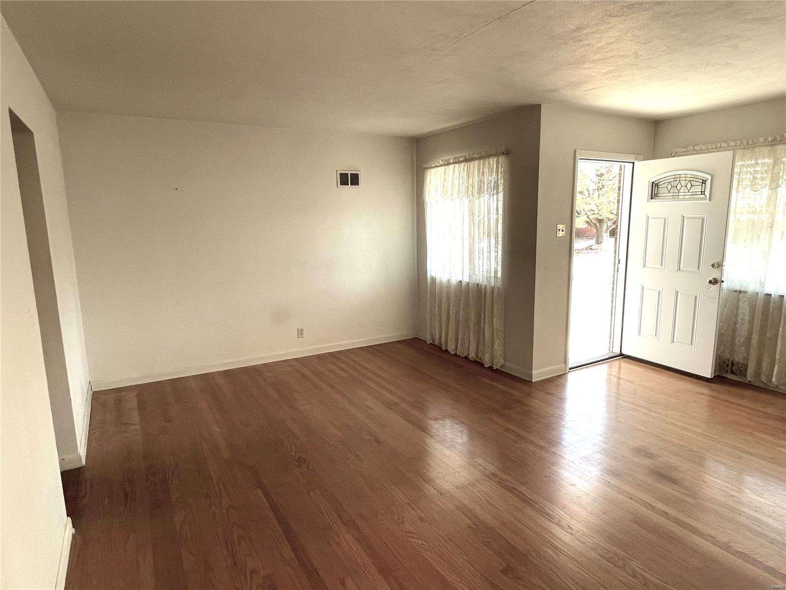 9227 Silvercrest Drive