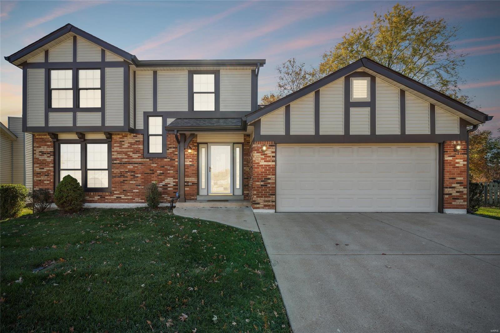 942 Oakwood Farms Lane