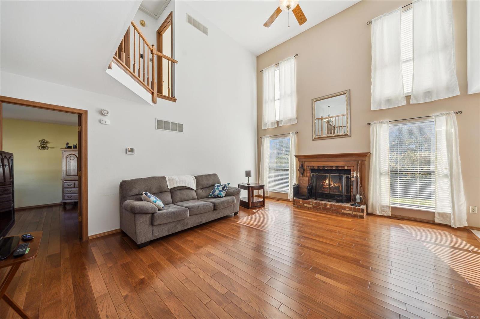 942 Oakwood Farms Lane
