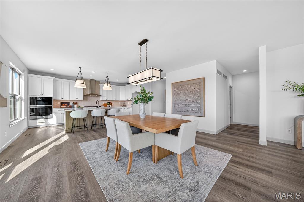 1 Country House Court