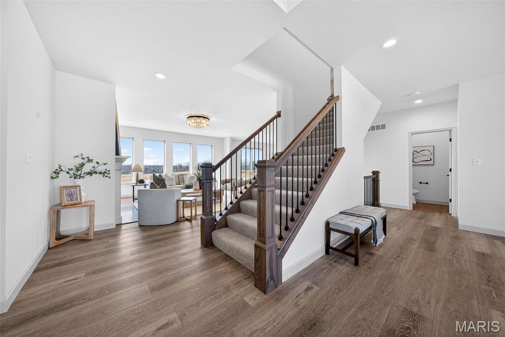 1 Country House Court