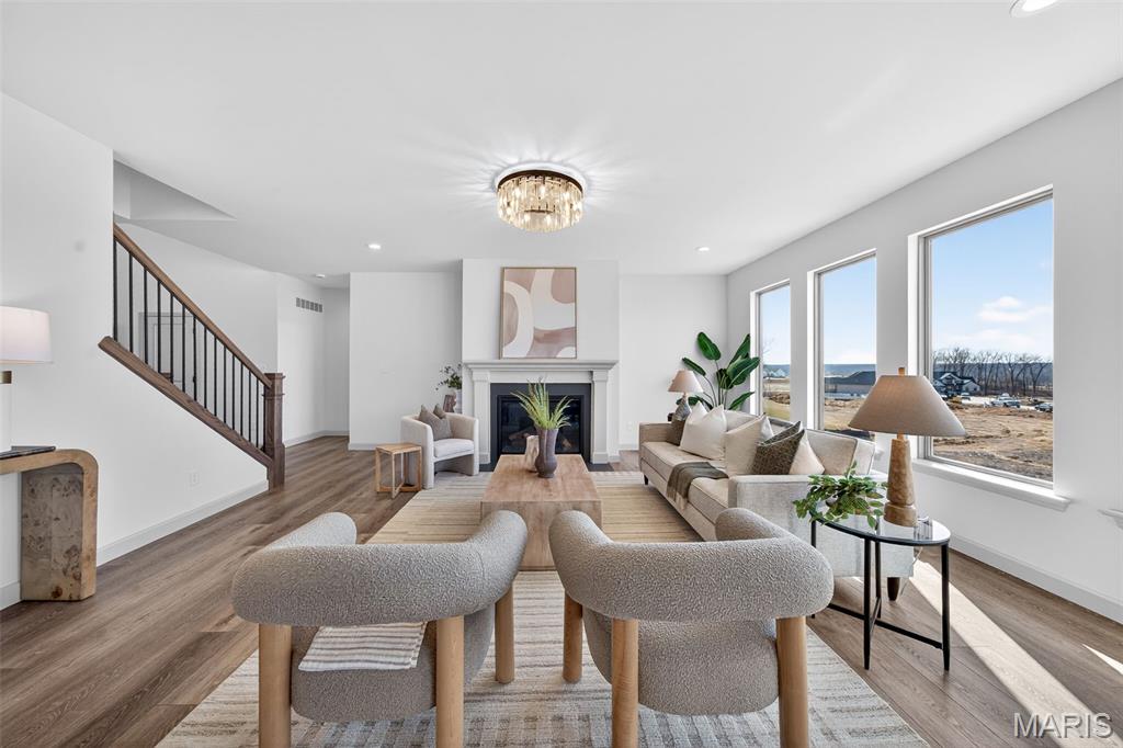 1 Country House Court