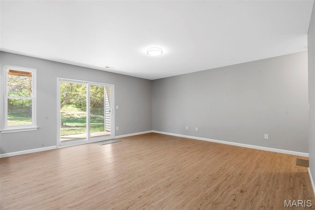 33 Sugar Grove Courts Unit: 11