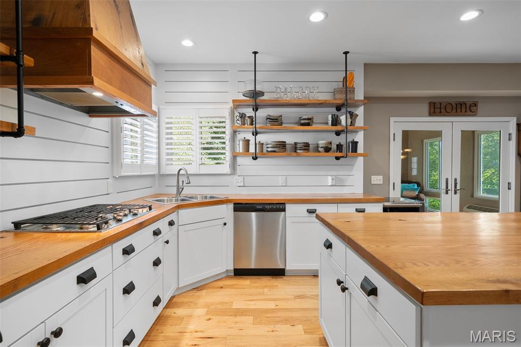 819 Honeywood Drive