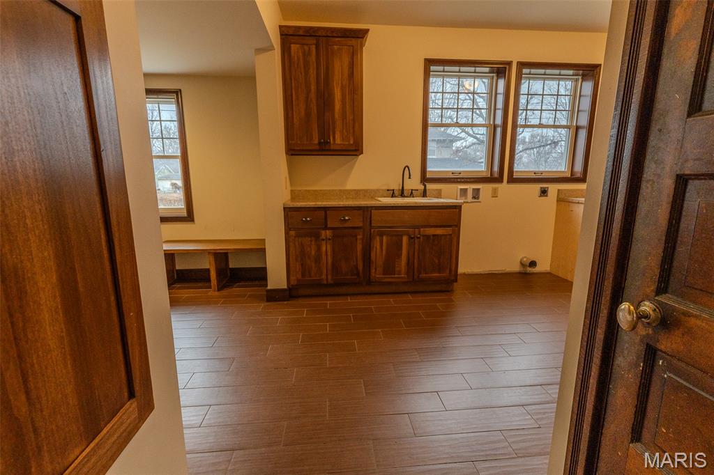 905 E 1st North Street