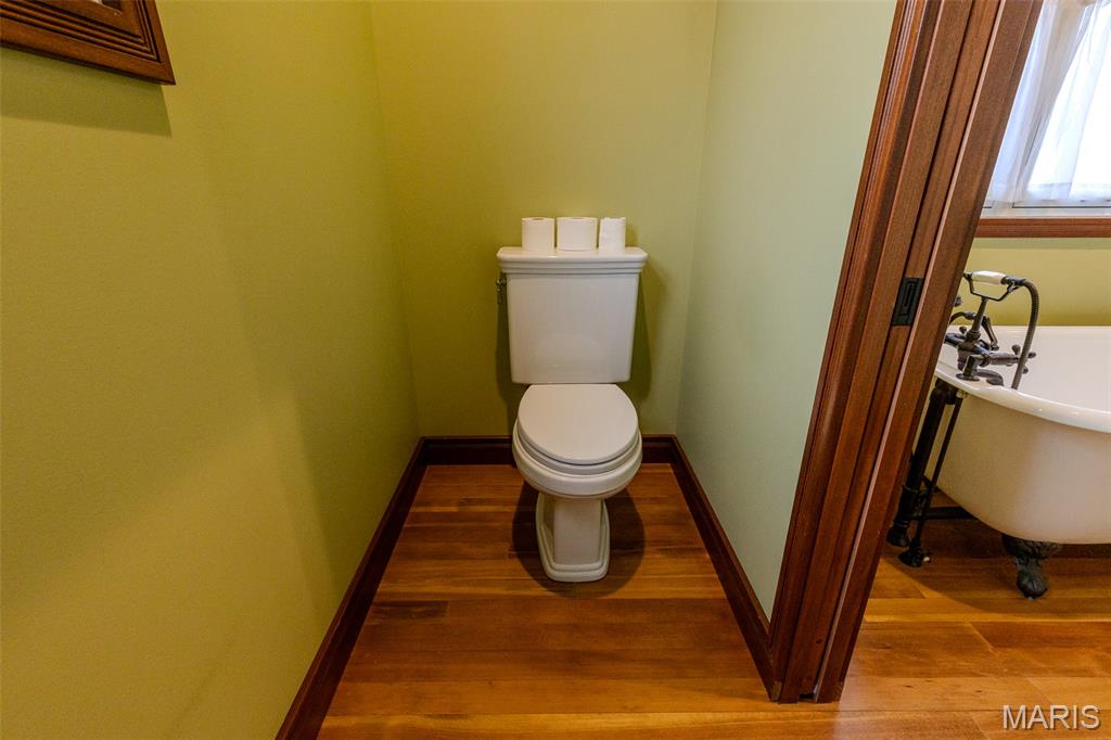 905 E 1st North Street