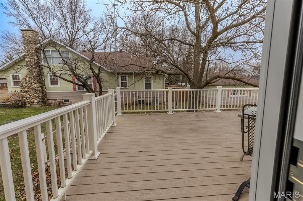 905 E 1st North Street