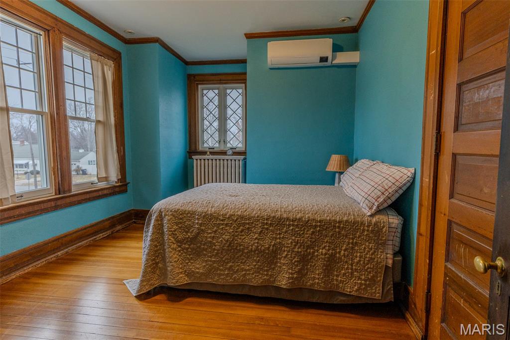 905 E 1st North Street