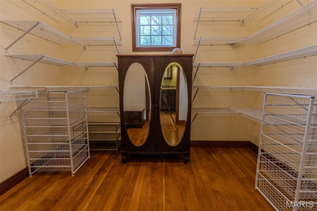 905 E 1st North Street