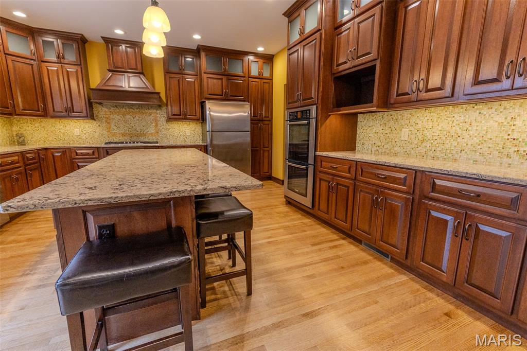 905 E 1st North Street