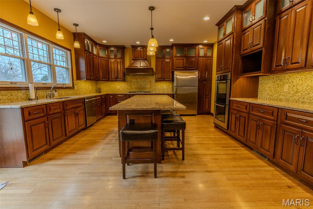 905 E 1st North Street