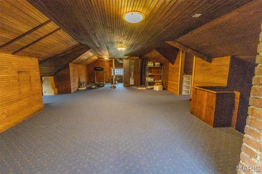 905 E 1st North Street